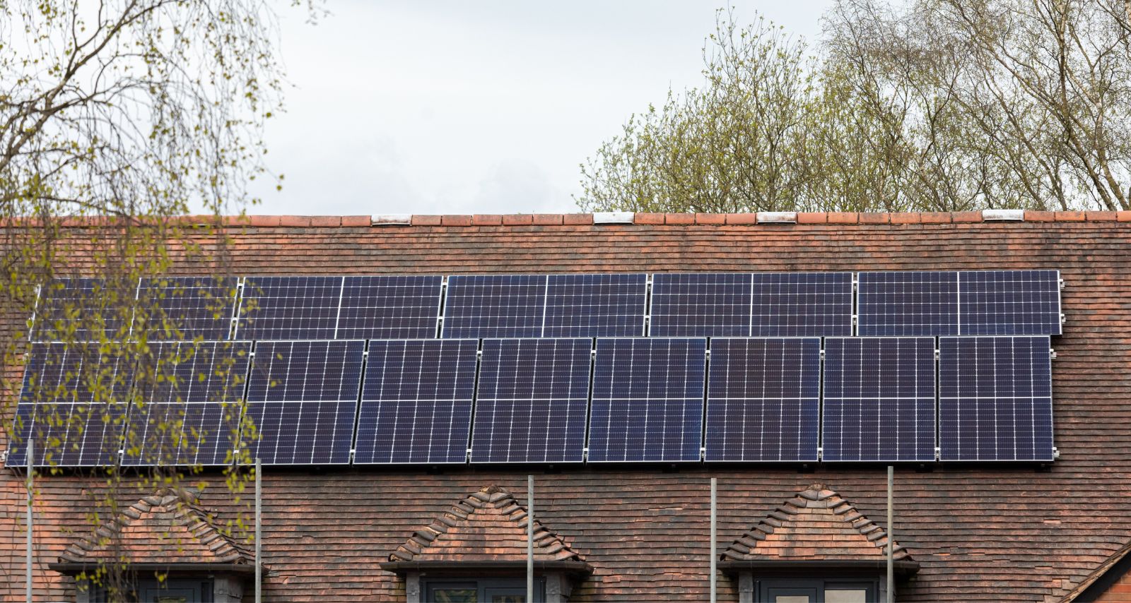 Photovoltaik-Anlage auf einem Dach