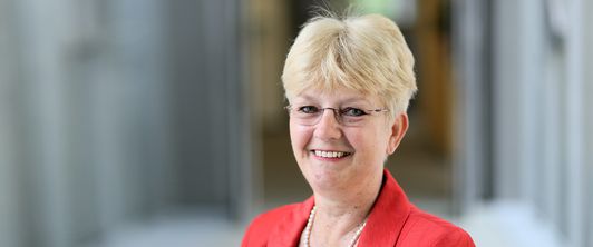 Neue Chefärztin seit dem 01.11.2022 im Fachkrankenhaus für Psychosomatik Neue Chefärztin seit dem 01.11.2022 im Fachkrankenhaus für Psychosomatik