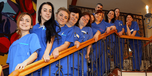 Ausländische Pflegekräfte werden in der MEDIAN Heinrich-Mann-Klinik Bad Liebenstein heimisch 