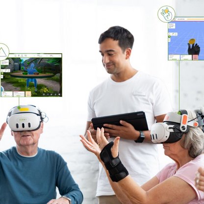 Zwei Personen die VR Brillen anhaben