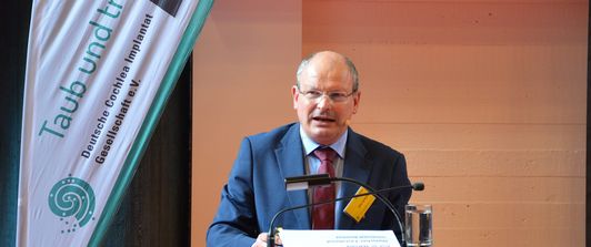 Besseres Verstehen: Cochlea-Implantat Versorgung im Fokus