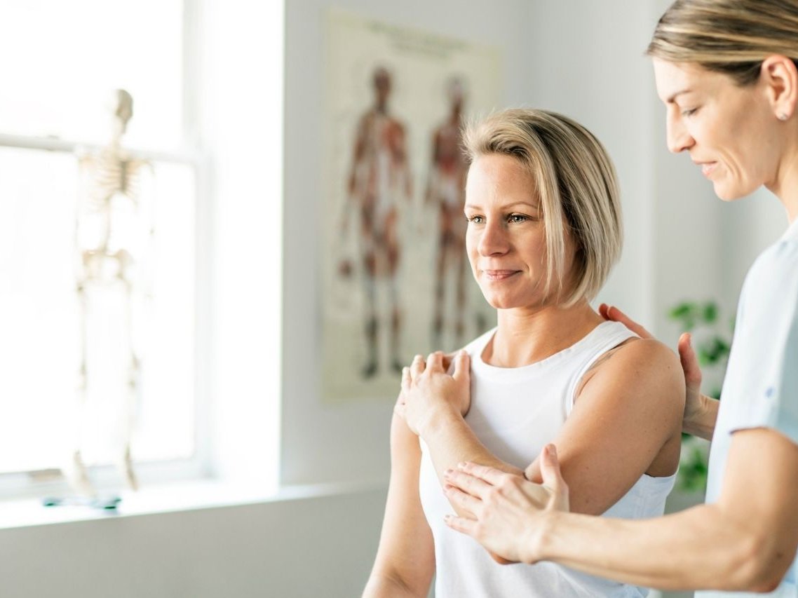 Patientin während der Anschlussheilbehandlung in der Reha