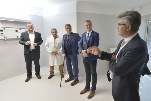 Frührehabilitation der MEDIAN Heinrich-Mann-Klinik wird zu Thüringens größter Intensivstation Frührehabilitation der MEDIAN Heinrich-Mann-Klinik wird zu Thüringens größter Intensivstation