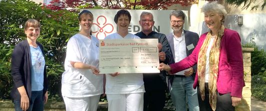 Waffelverkauf erzielt 1.100 Euro für Betroffene des Ukraine-Krieges Waffelverkauf erzielt 1.100 Euro für Betroffene des Ukraine-Krieges