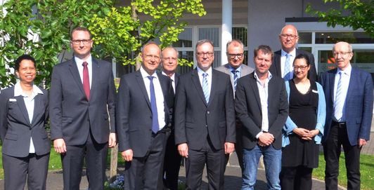 Zehn Jahre im Einsatz für abhängige Menschen Zehn Jahre im Einsatz für abhängige Menschen