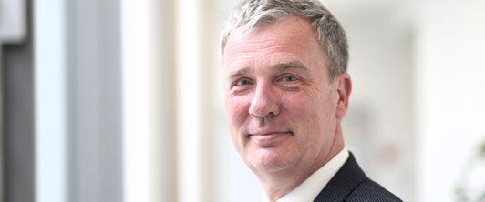 In drei Jahren zur Approbation als Psychologischer Psychotherapeut - Erfolgreiches Ausbildungsmodell geht in das dreißigste Jahr In drei Jahren zur Approbation als Psychologischer Psychotherapeut - Erfolgreiches Ausbildungsmodell geht in das dreißigste Jahr