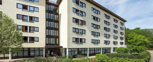 Außenansicht der MEDIAN Rhein-Haardt-Klinik Bad Dürkheim