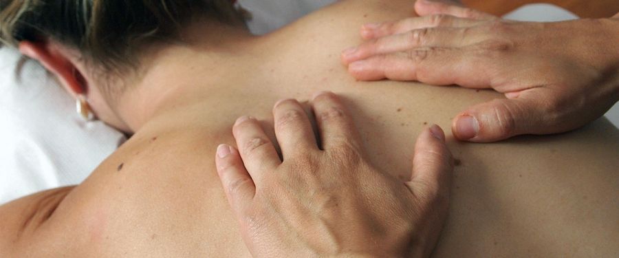 Physikalische_Therapie-Massage.jpg