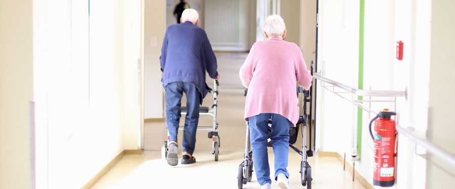 Patienten auf dem Gang Patienten_Gang.jpg