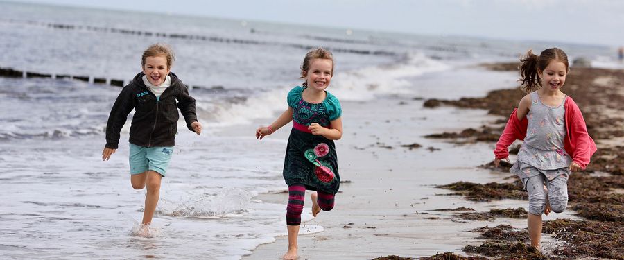  Kinderclub_Strand_Kuehlungsborn_web.jpg