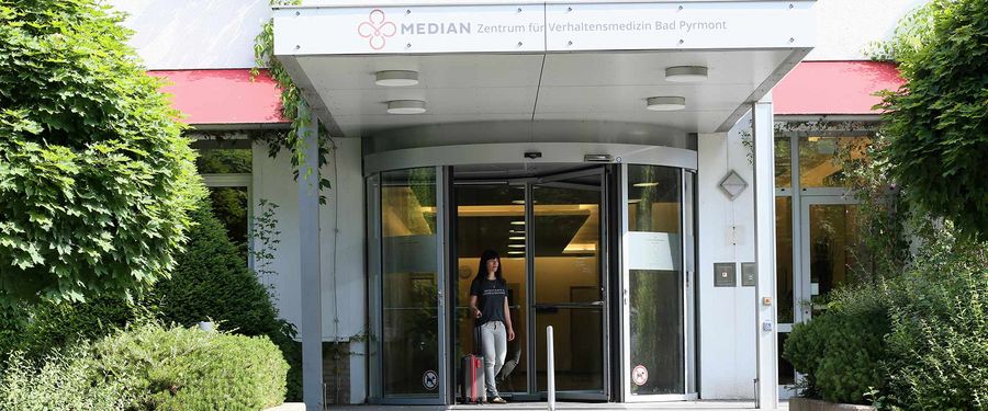  badpyrmont_aussenansicht.jpg