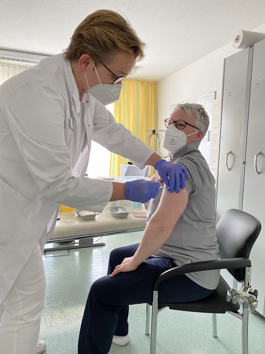 2. Booster-Impfung für die Mitarbeiter*innen der MEDIAN Parkklinik 