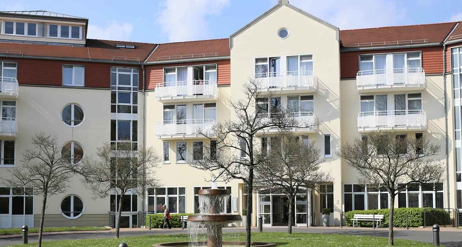 Klinikgebäude auf der Eingangsseite