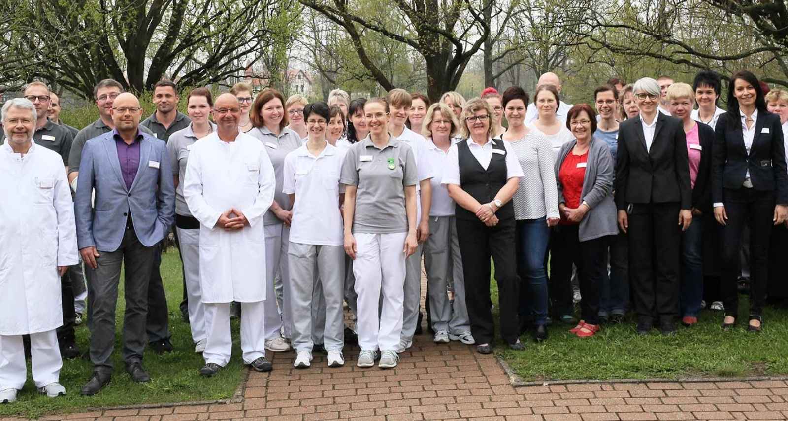Gruppenbild der verschiedenen Berufsgruppen