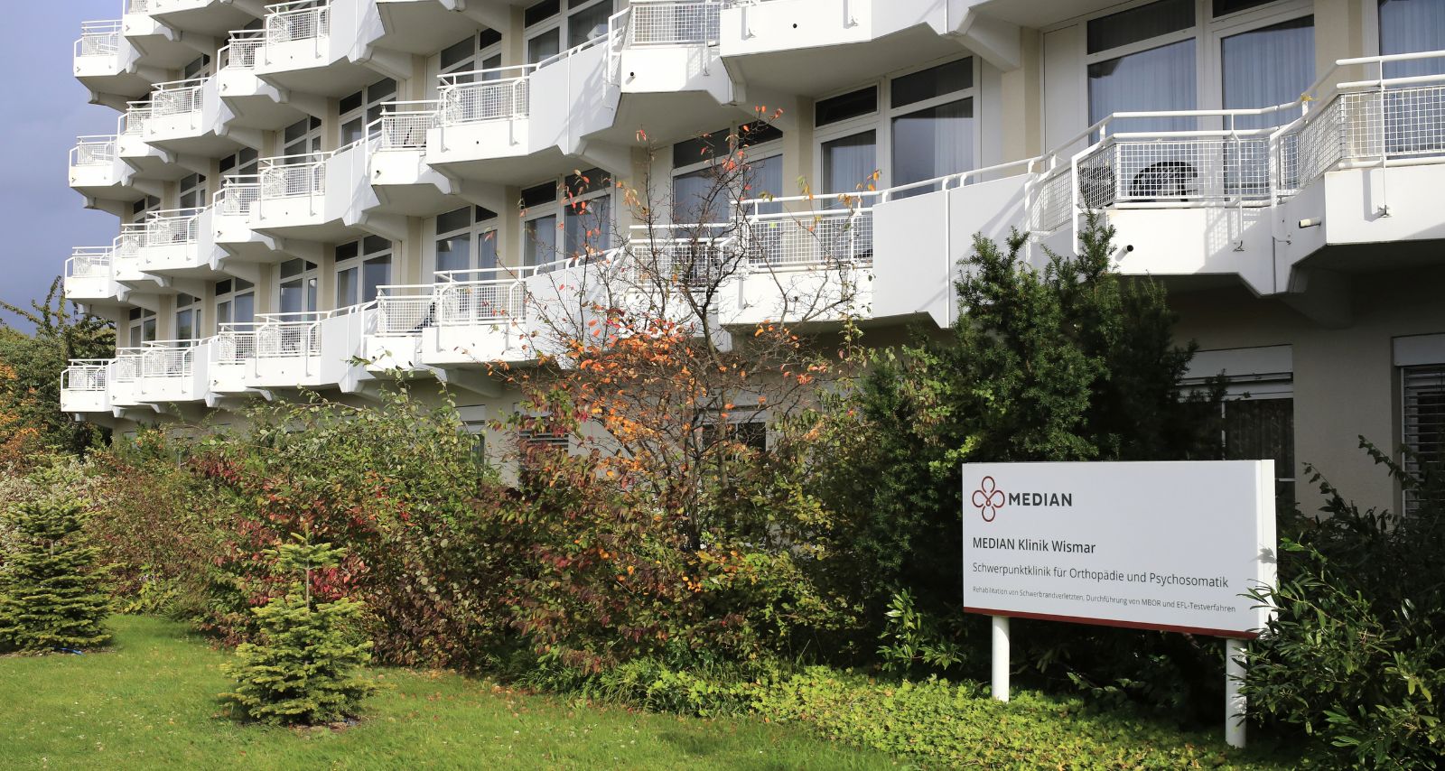 MEDIAN Klinik Wismar von außen 