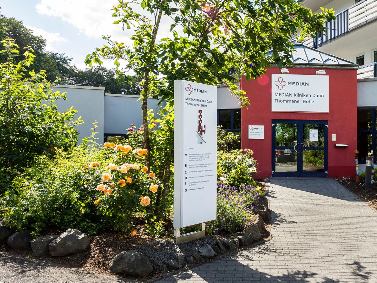 Der Eingang des MEDIAN Rehazentrum Daun - Thommener Höhe  